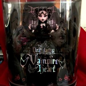 Monster High Draculaura Vampire Heart